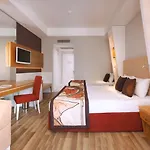 Orange Palace מלון 5*