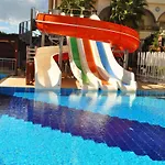 Orange Palace מלון 5*