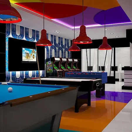 Orange Palace シダ