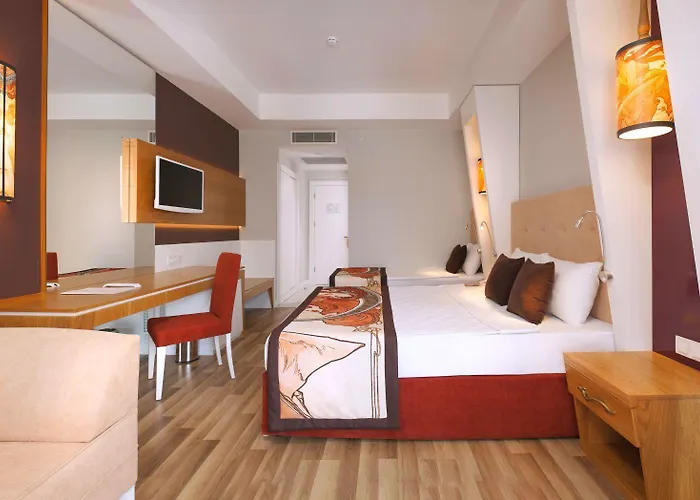 Orange Palace فندق 5*